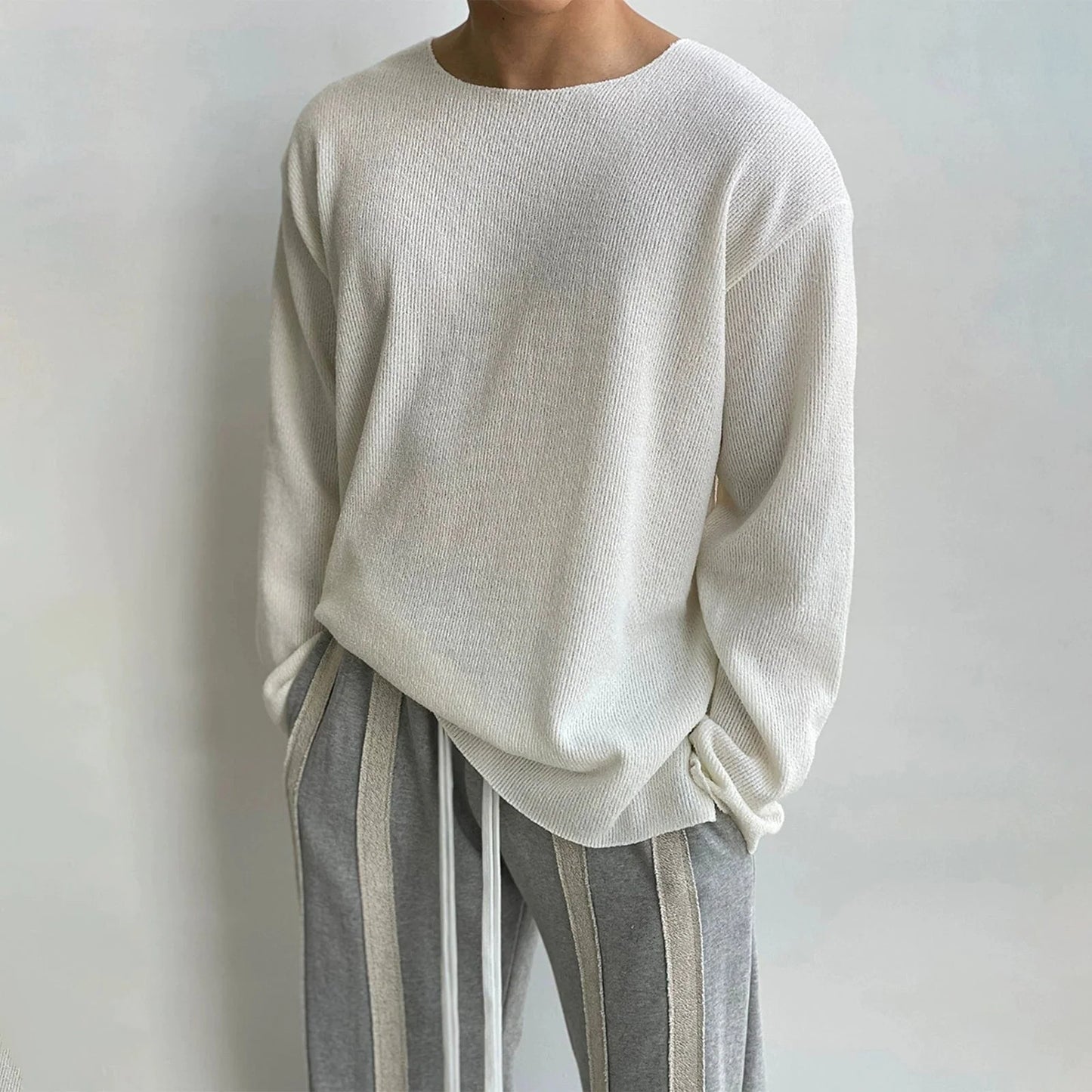 Loose-Fit  LONG SLEEVE