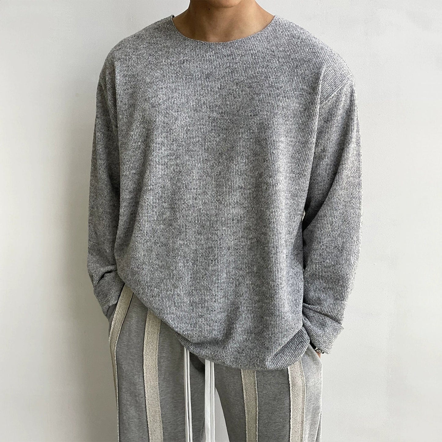 Loose-Fit  LONG SLEEVE